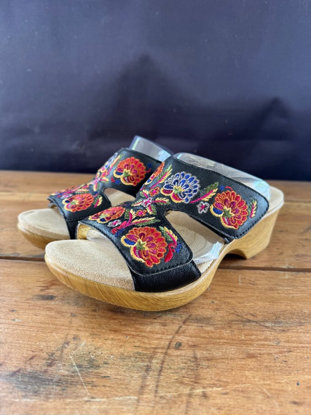 Alegria Linn Black Needles And Pins Embroidered Women's Sandal size 38 (7.5 US)